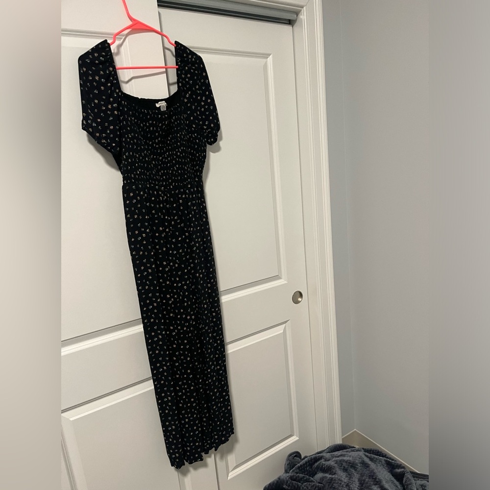 American Eagle black full length romper with small flowers size xl tall